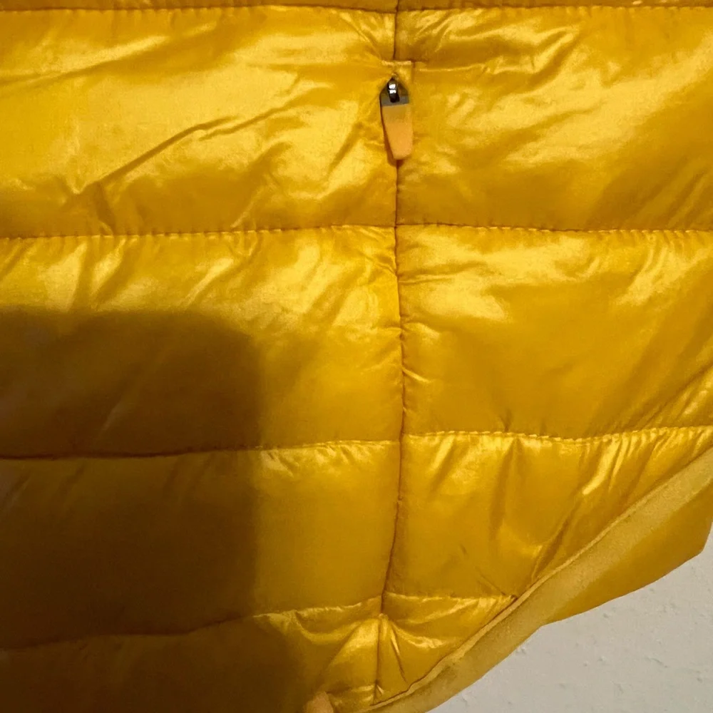 Gold/Yellow Women’s Vest - Picture 5 of 8